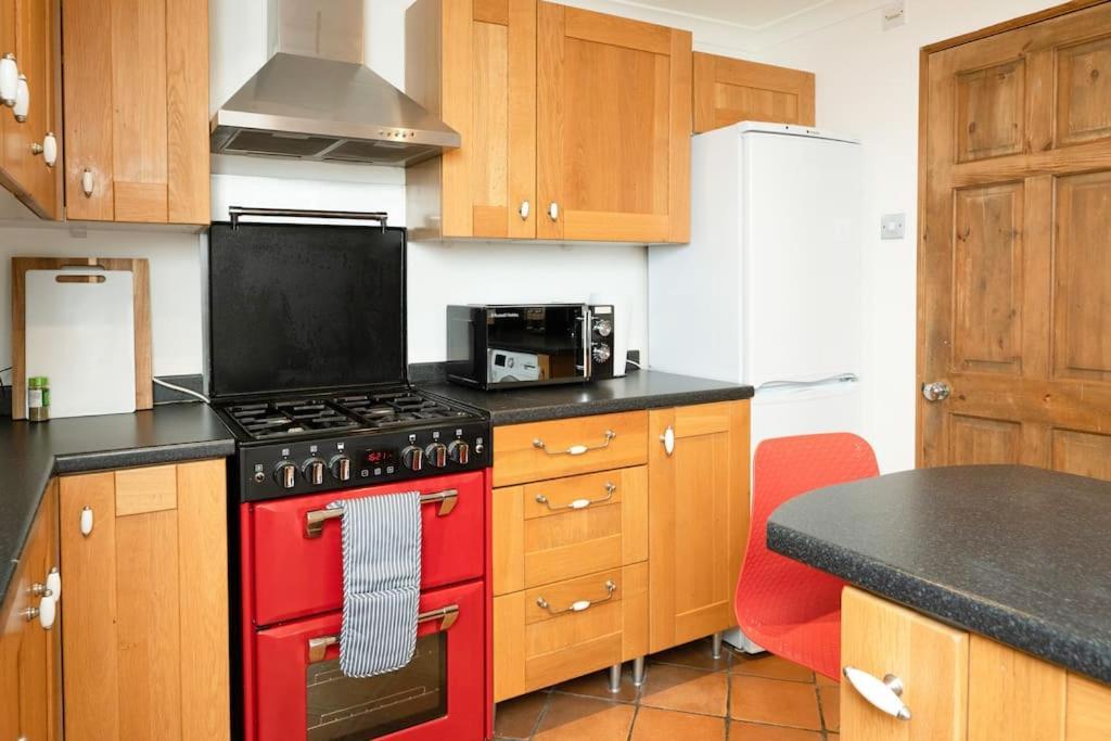 3 Bedroom Home Close To Town Centre With Wifi & Garden 皇家滕布里奇韦尔斯 外观 照片