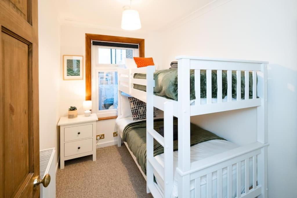 3 Bedroom Home Close To Town Centre With Wifi & Garden 皇家滕布里奇韦尔斯 外观 照片