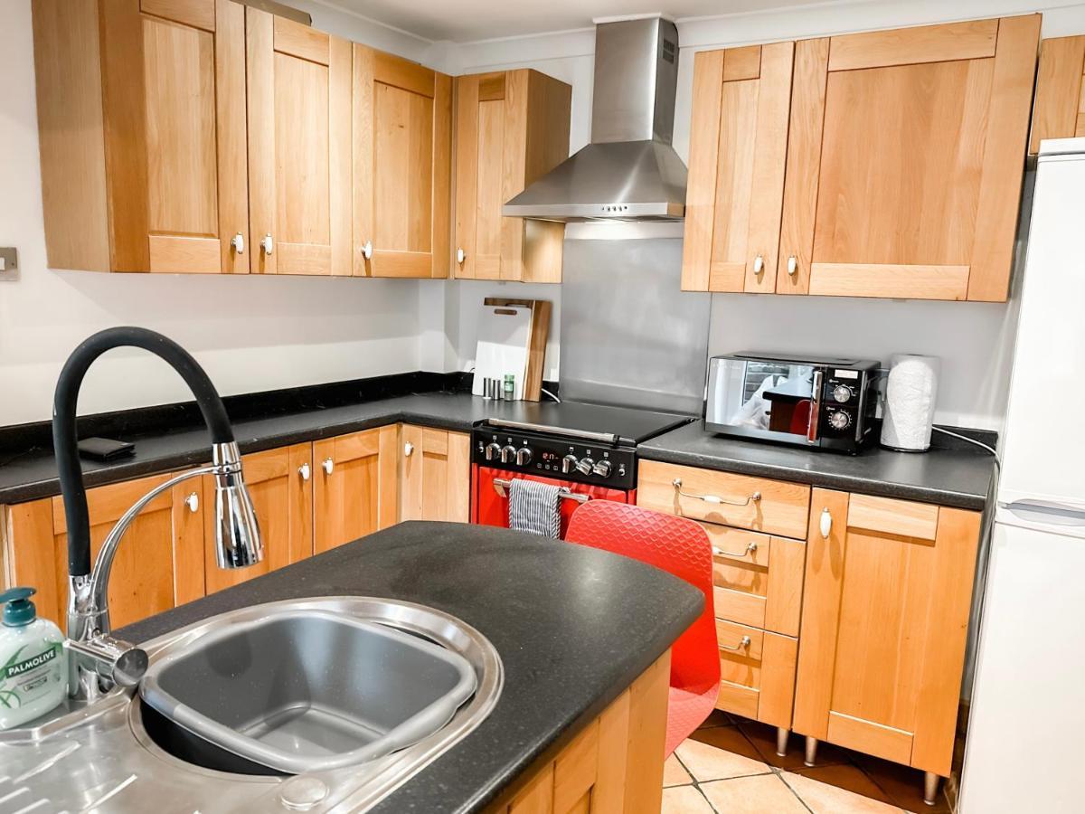 3 Bedroom Home Close To Town Centre With Wifi & Garden 皇家滕布里奇韦尔斯 外观 照片